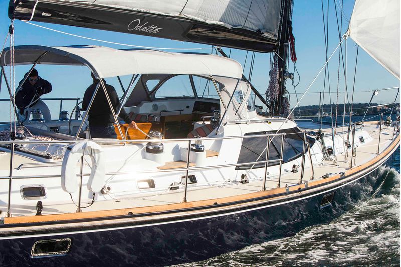 sailboat-on-water-bimini